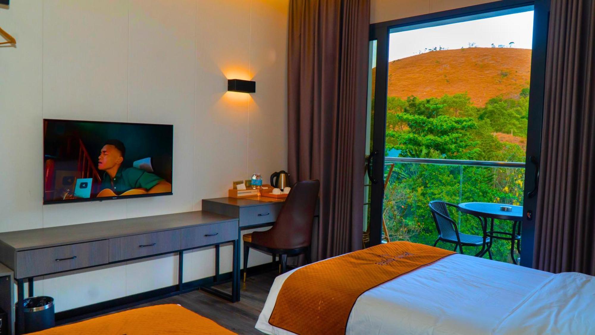 Venus Royale Hotel Корон Екстериор снимка