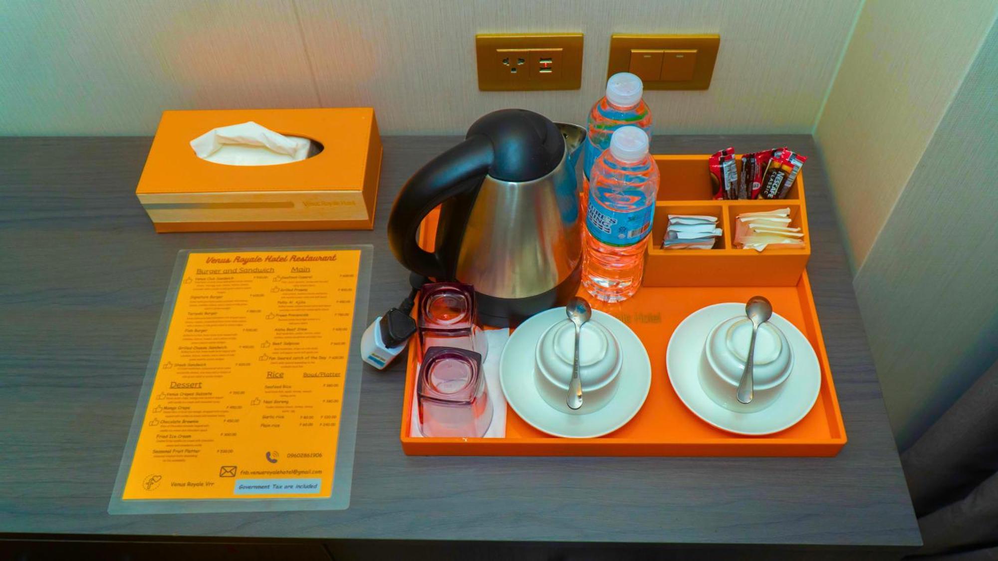 Venus Royale Hotel Корон Екстериор снимка