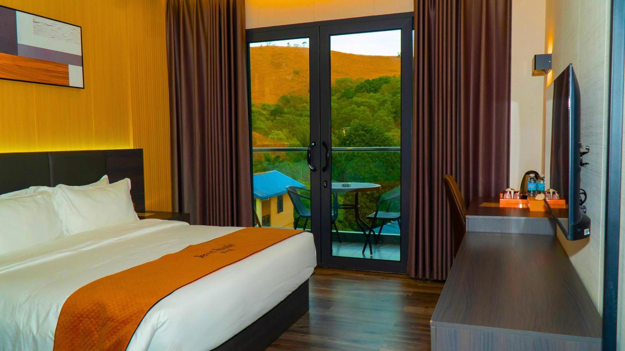 Venus Royale Hotel Корон Екстериор снимка